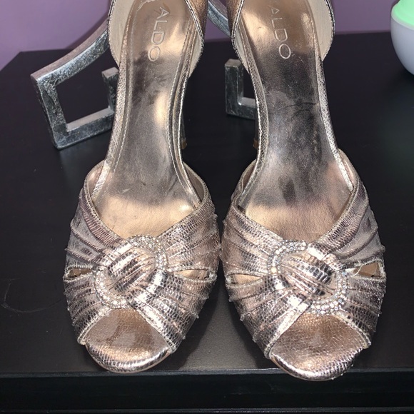 ROSE GOLD HEELS - Picture 2 of 2